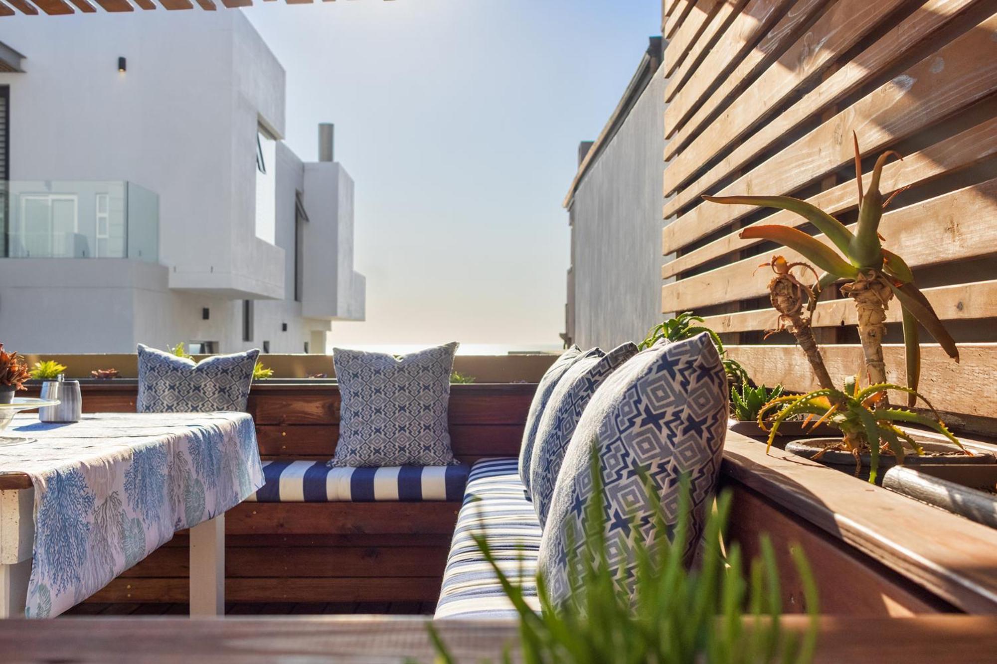 The Sandcastle Guesthouse - Melkbosstrand Exterior photo